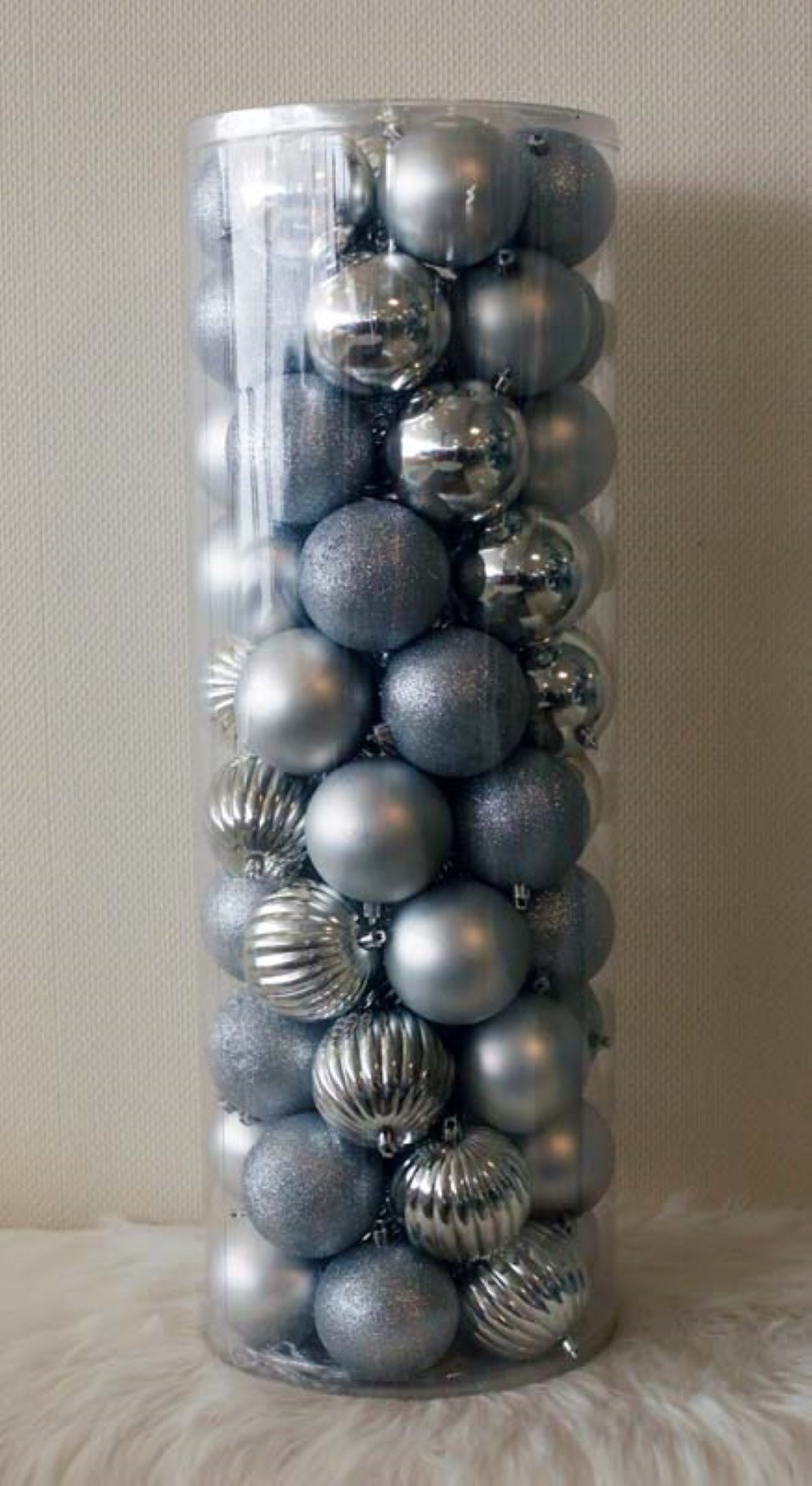 69 Onbreekbare kerstballen in koker diameter 8 cm zilver watermeloen - Oosterik Home
