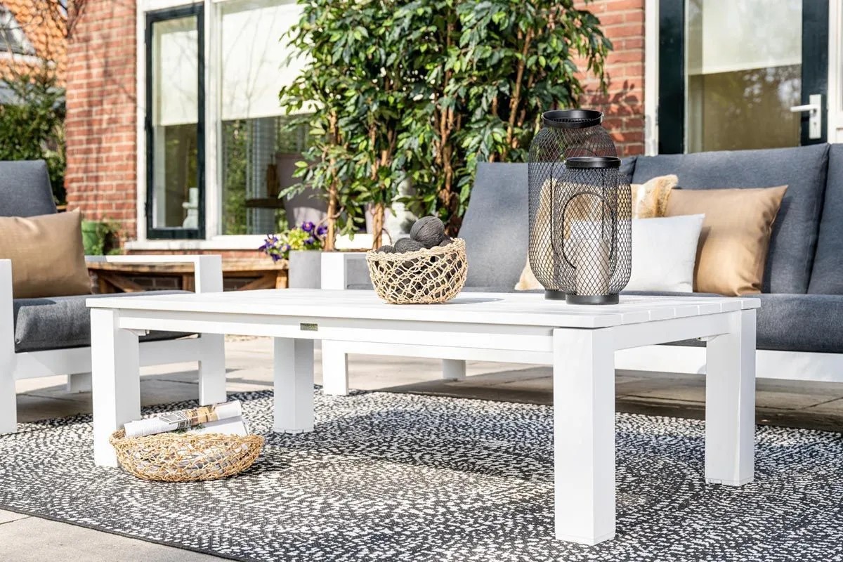 https://www.warentuin.nl/media/catalog/product/M/E/MEUB8713002623383_01_lincoln_lounge_tafel_140x70_mat_wit_garden_impressions_war_608b.jpg