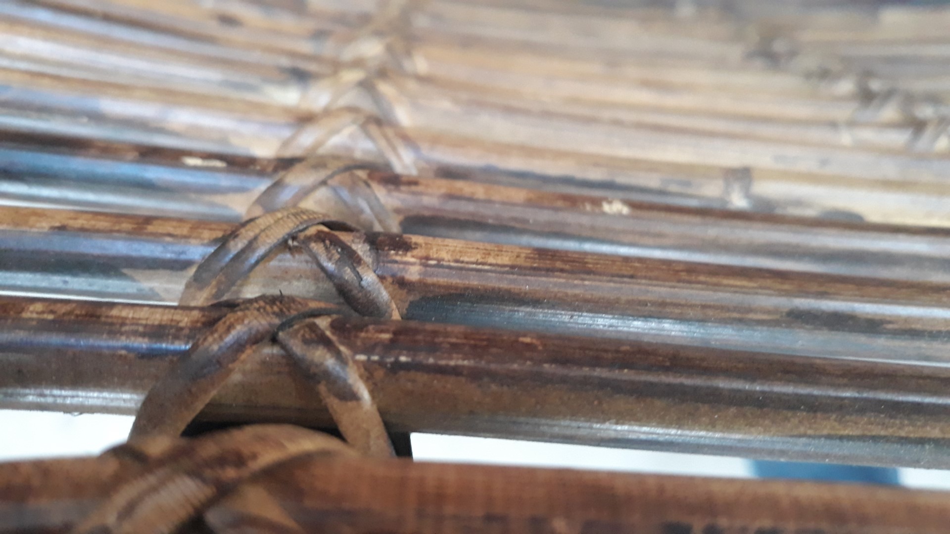 https://www.warentuin.nl/media/catalog/product/d/i/dining_stoel_iron_rattan_van_der_leeden_1fc6.jpg