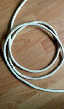 Witte kabel per meter geaard